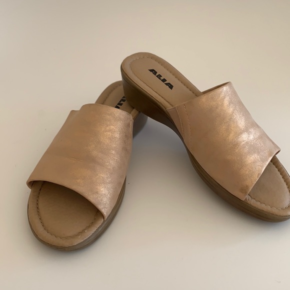 Alia Sandals Slip on Small Heel - Picture 1 of 8